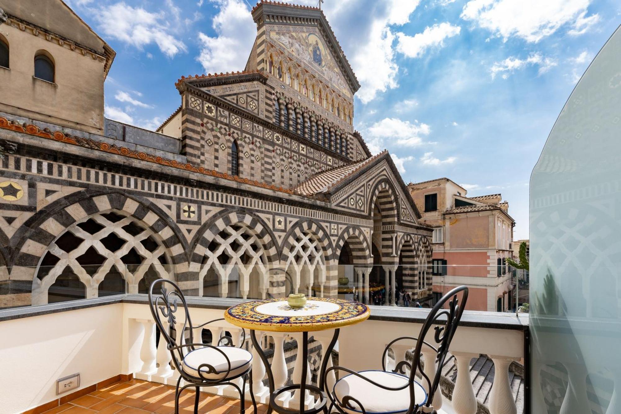 La Suite Del Cavaliere Amalfi Bagian luar foto